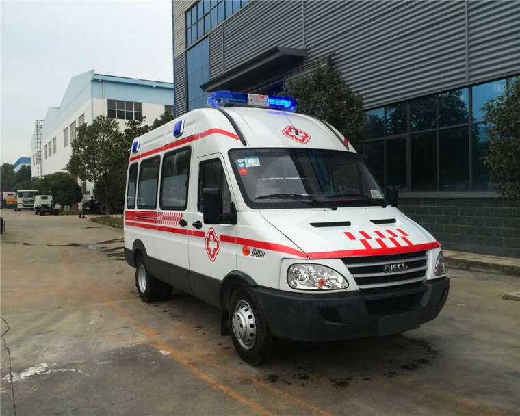 依維柯轉(zhuǎn)運型救護車