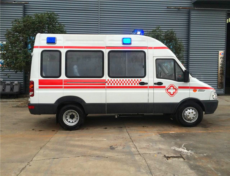 依維柯轉(zhuǎn)運型救護車