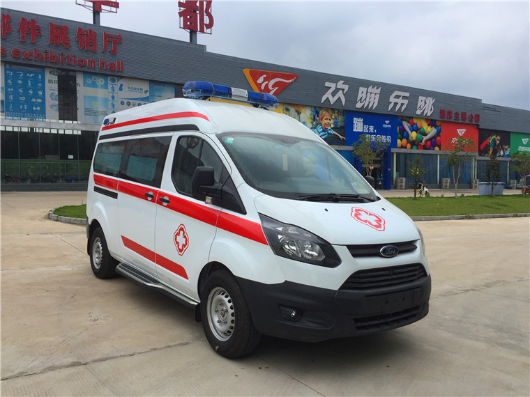 福特新全順V362救護(hù)車(短軸中頂)