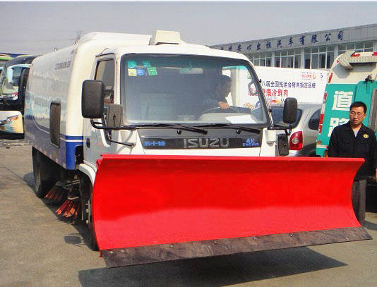 五十鈴鏟雪<a href=http://www.wuxinglock.com/saoluche/ target=_blank class=infotextkey>掃路車</a>